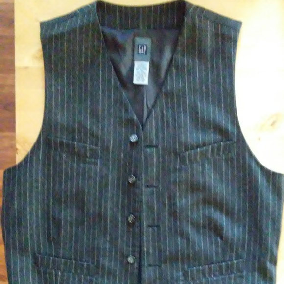 gap men's vests